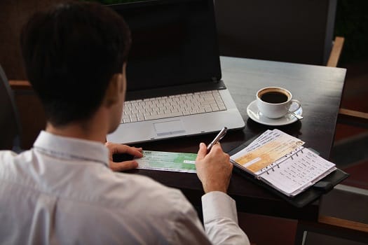 issuing-checks-that-will-bounce